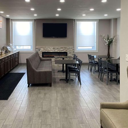 Quality Inn & Suites Kansas City Downtown Bagian luar foto