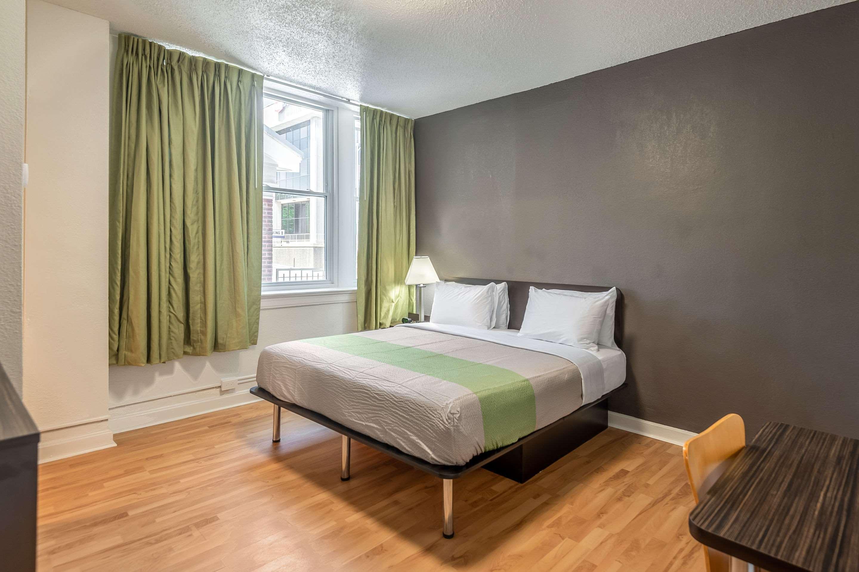 Quality Inn & Suites Kansas City Downtown Bagian luar foto