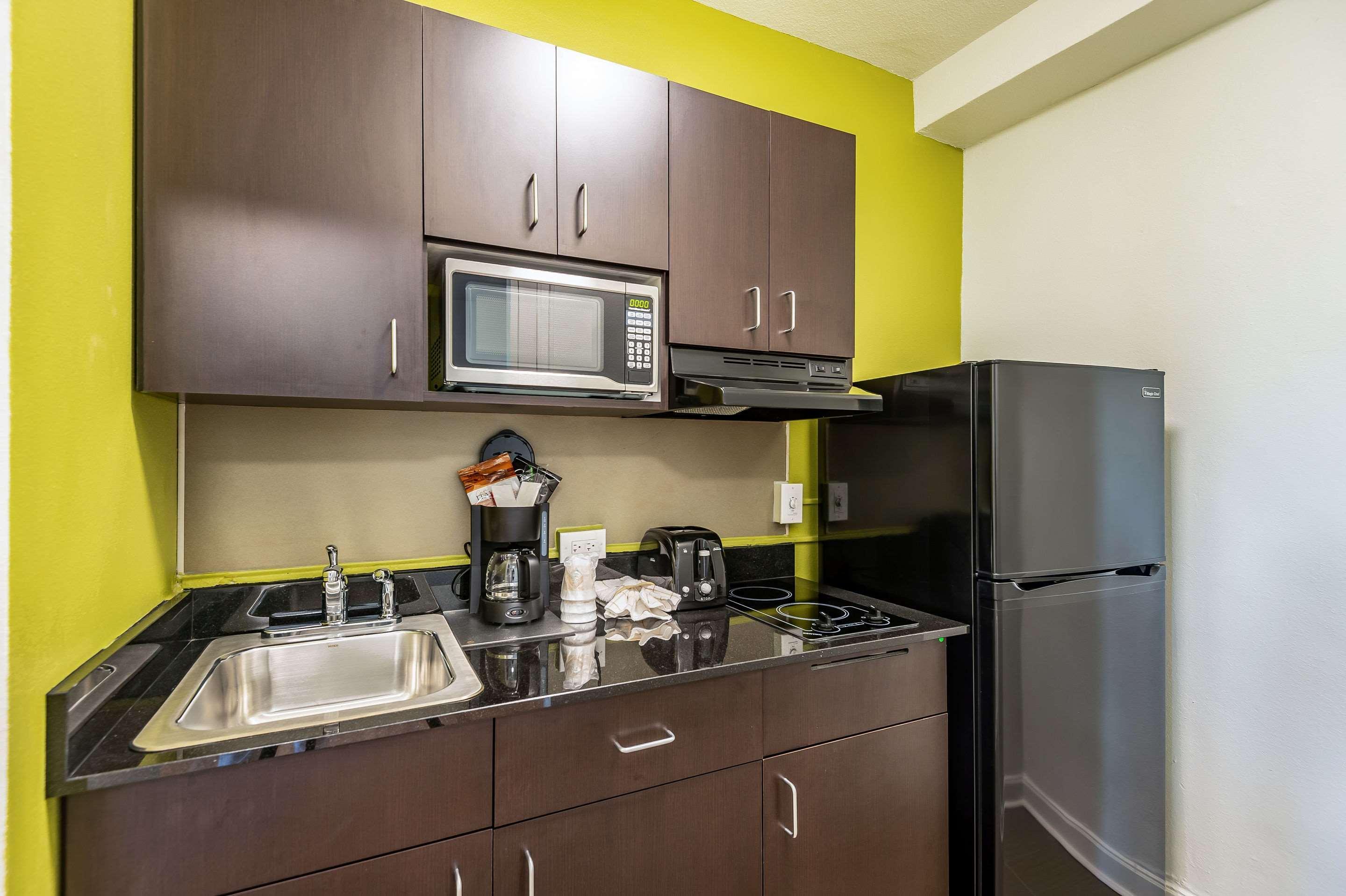 Quality Inn & Suites Kansas City Downtown Bagian luar foto