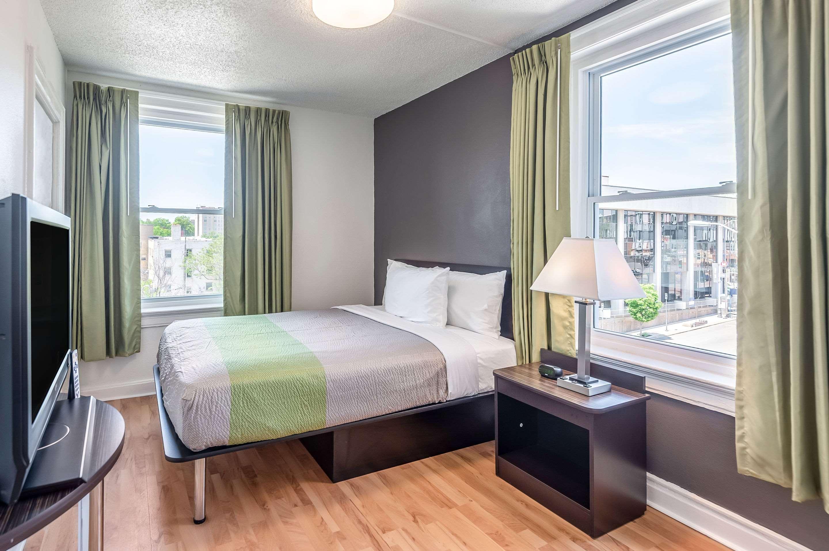 Quality Inn & Suites Kansas City Downtown Bagian luar foto