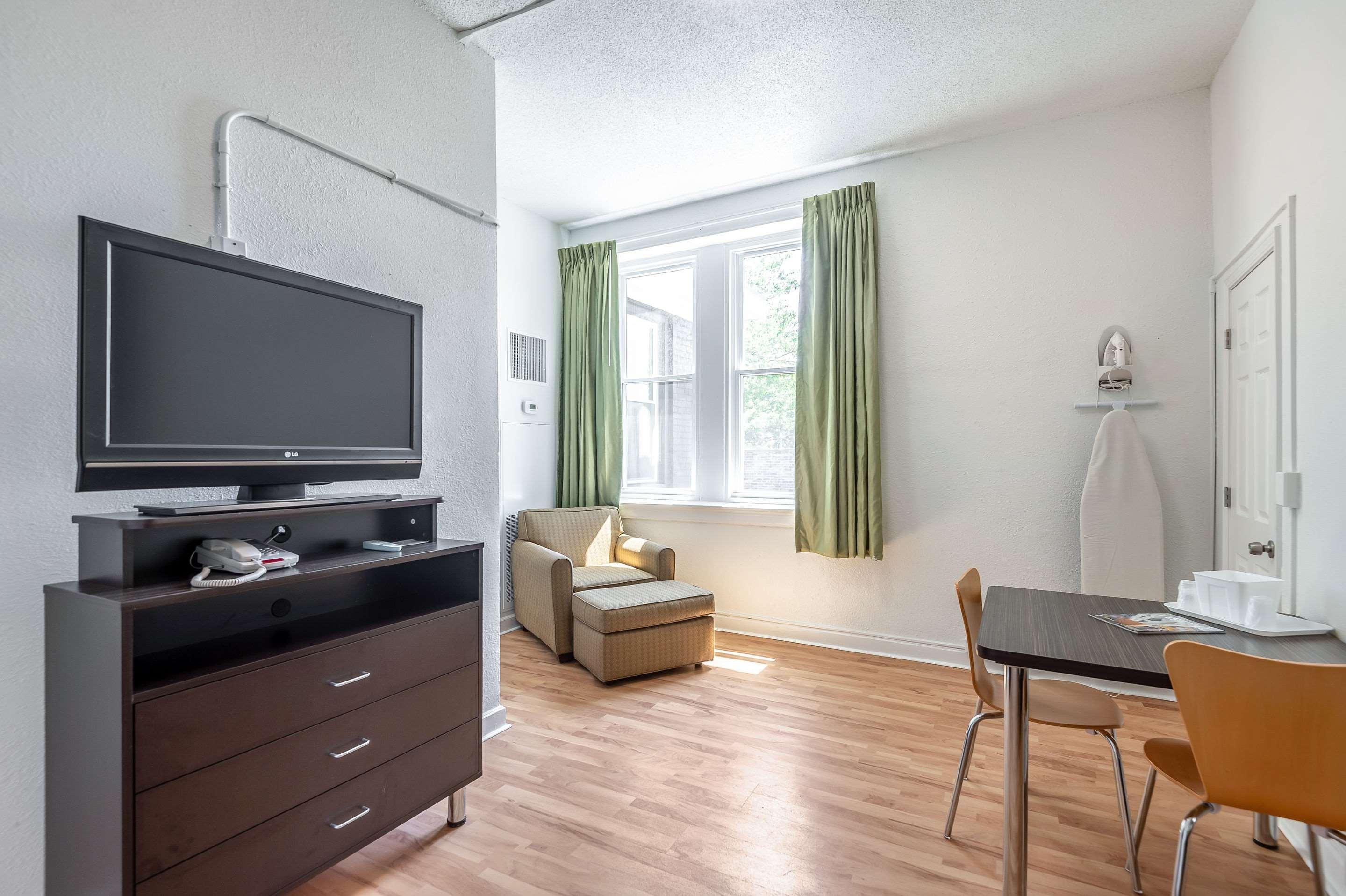 Quality Inn & Suites Kansas City Downtown Bagian luar foto
