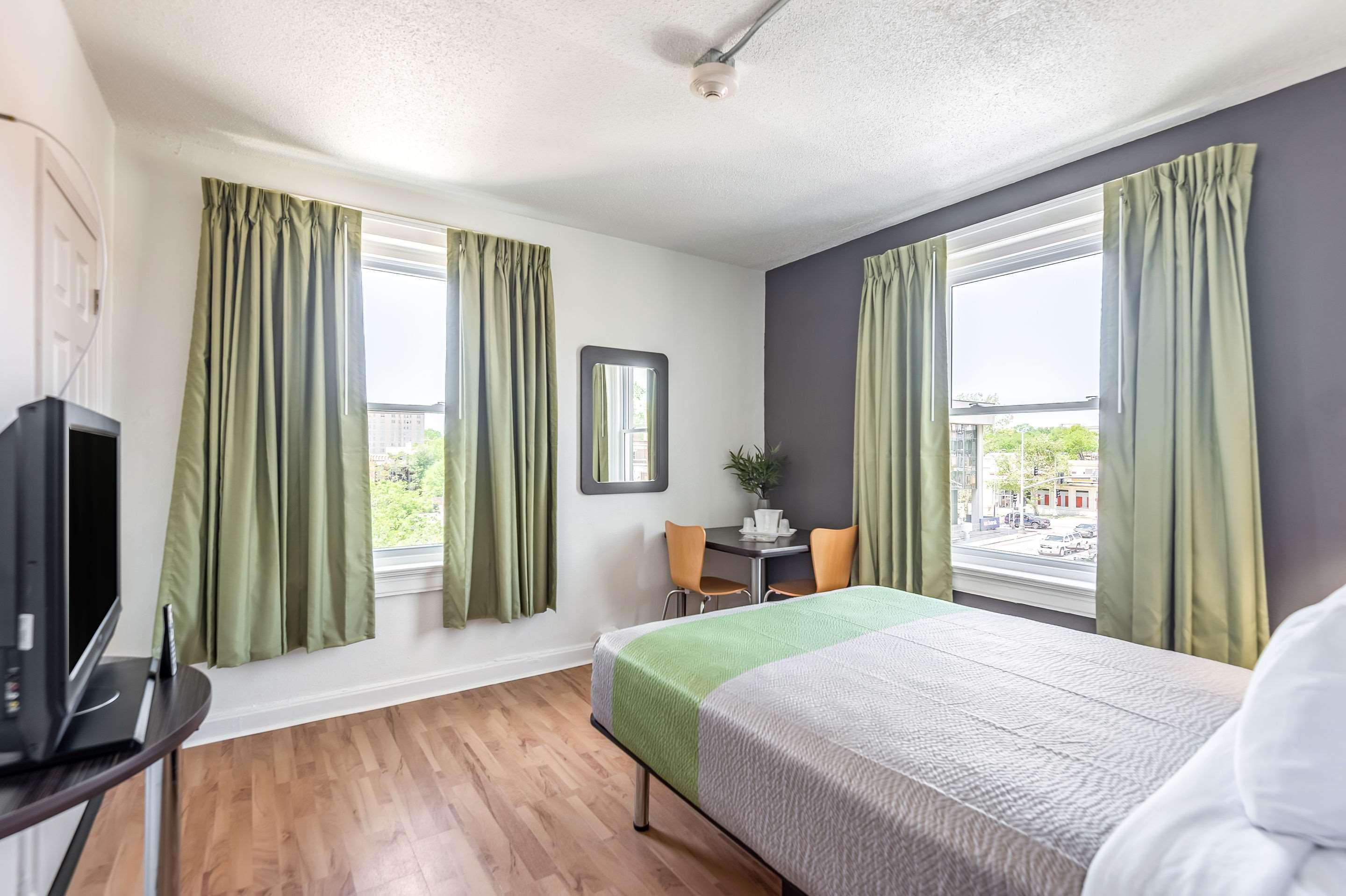 Quality Inn & Suites Kansas City Downtown Bagian luar foto
